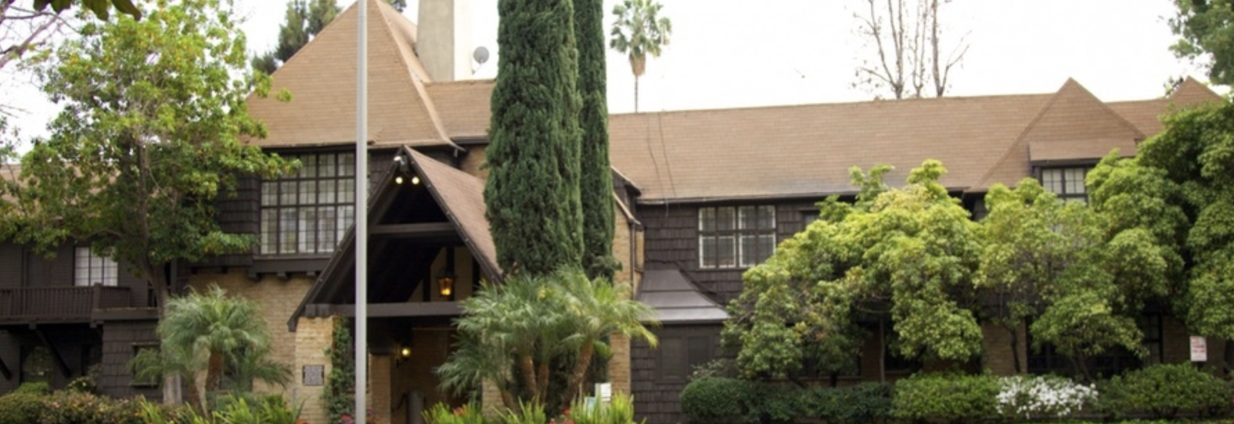 Aurora Las Encinas Hospital